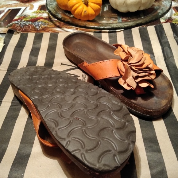 Sandals - Picture 2 of 3